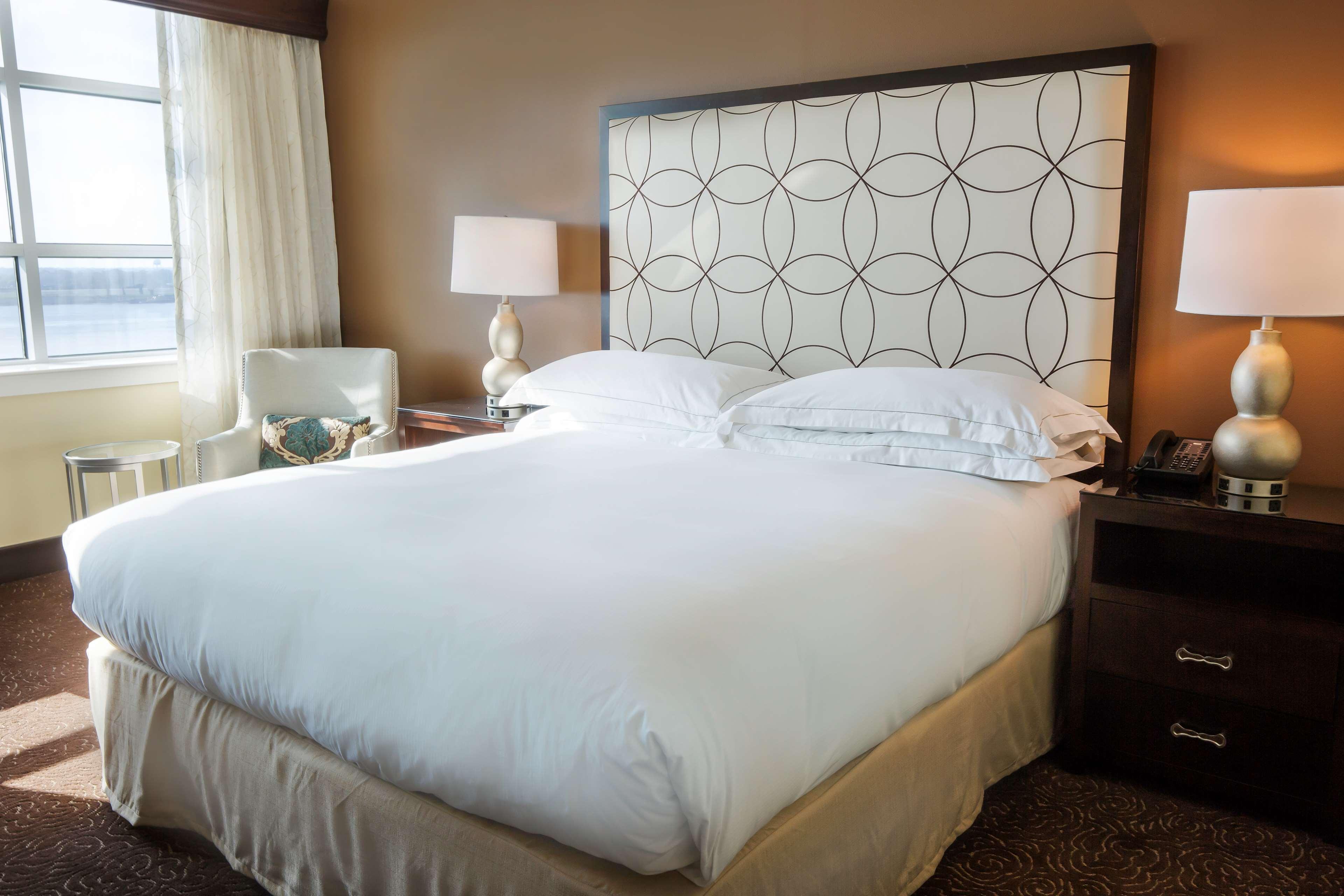 Hilton Baton Rouge Capitol Center Hotel Екстериор снимка