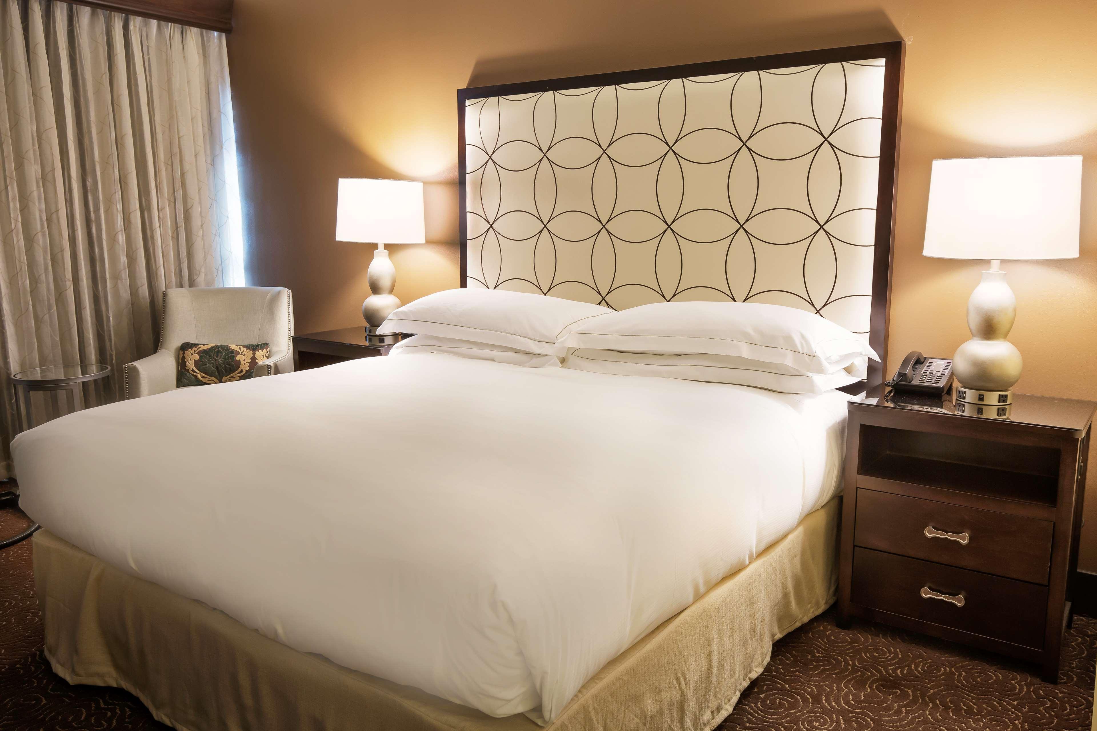 Hilton Baton Rouge Capitol Center Hotel Екстериор снимка