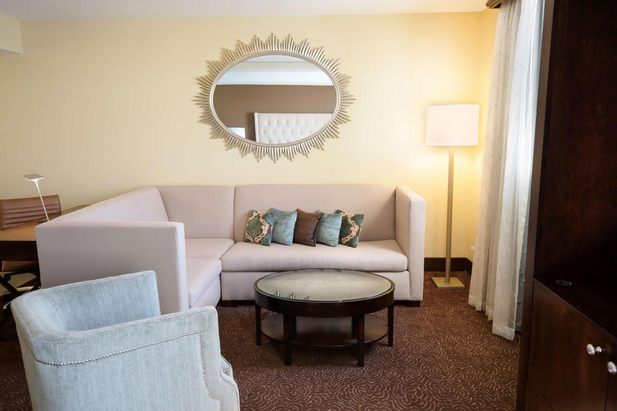 Hilton Baton Rouge Capitol Center Hotel Екстериор снимка