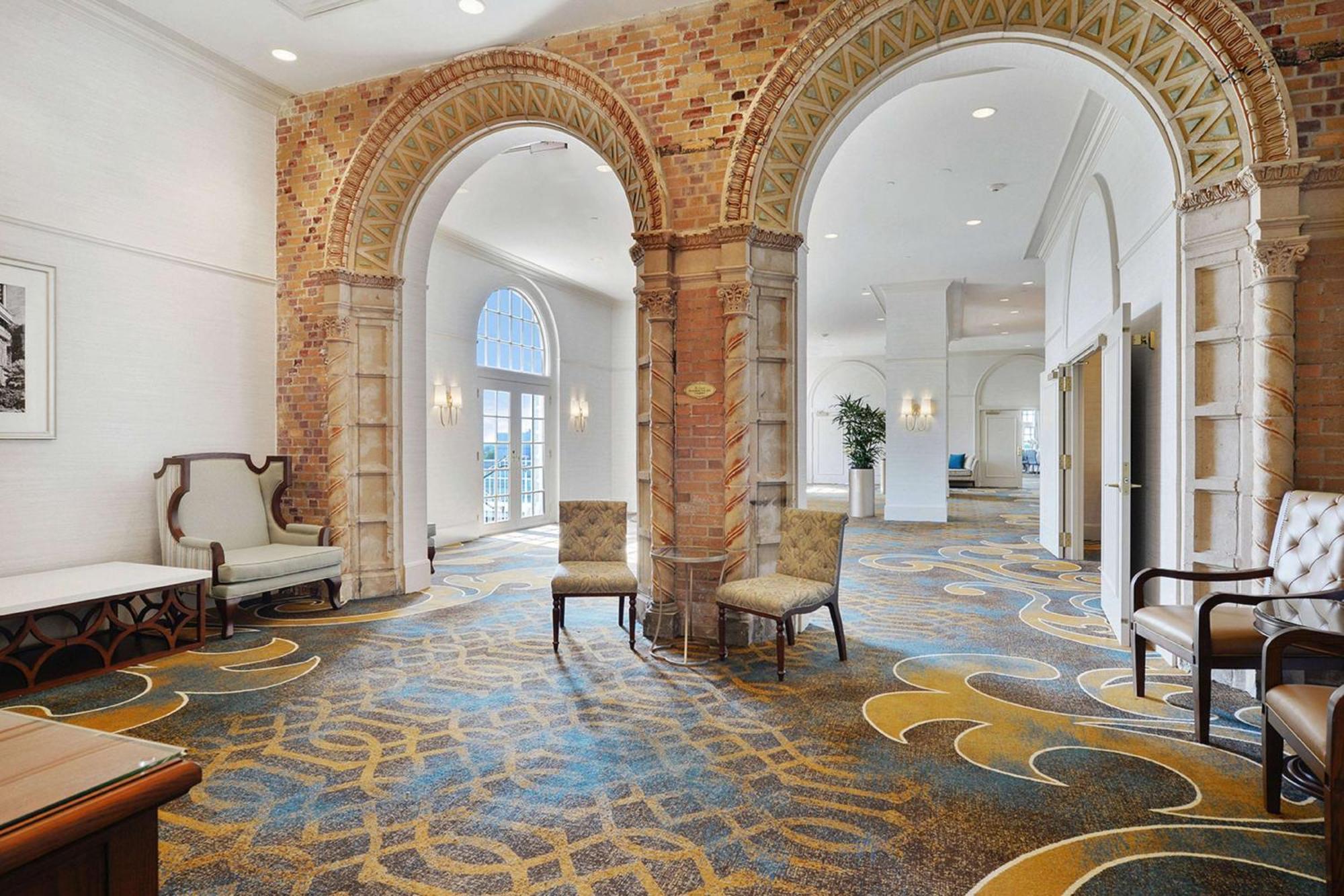 Hilton Baton Rouge Capitol Center Hotel Екстериор снимка